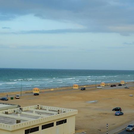 Al Faisal Hotel Suites Sur Exterior foto