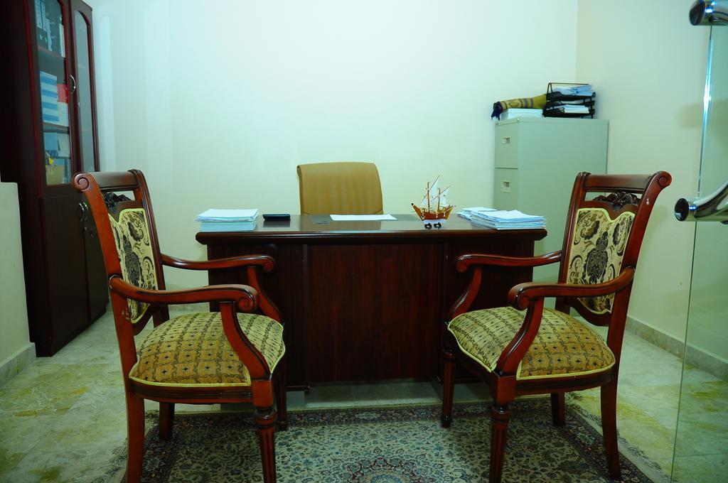 Al Faisal Hotel Suites Sur Exterior foto