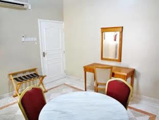 Al Faisal Hotel Suites Sur Exterior foto