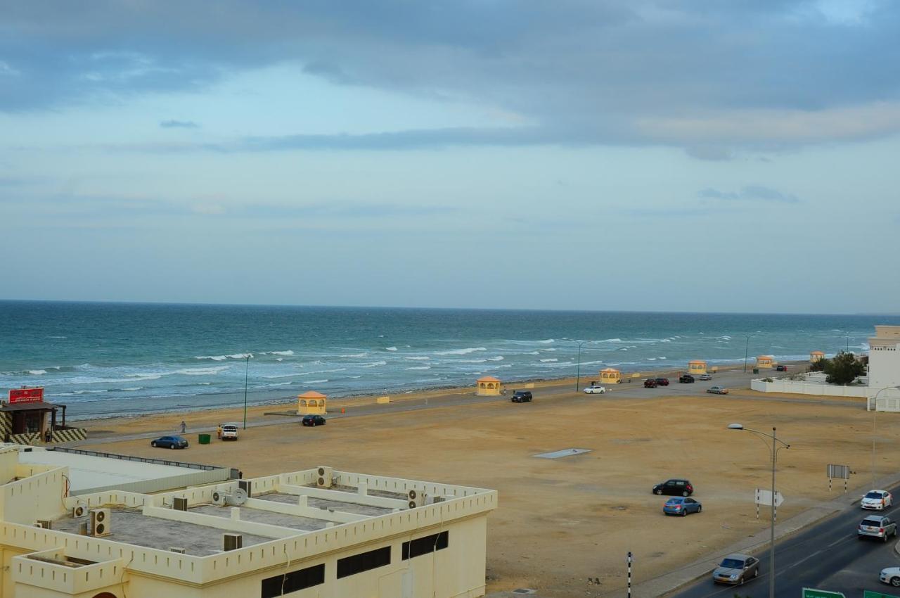 Al Faisal Hotel Suites Sur Exterior foto